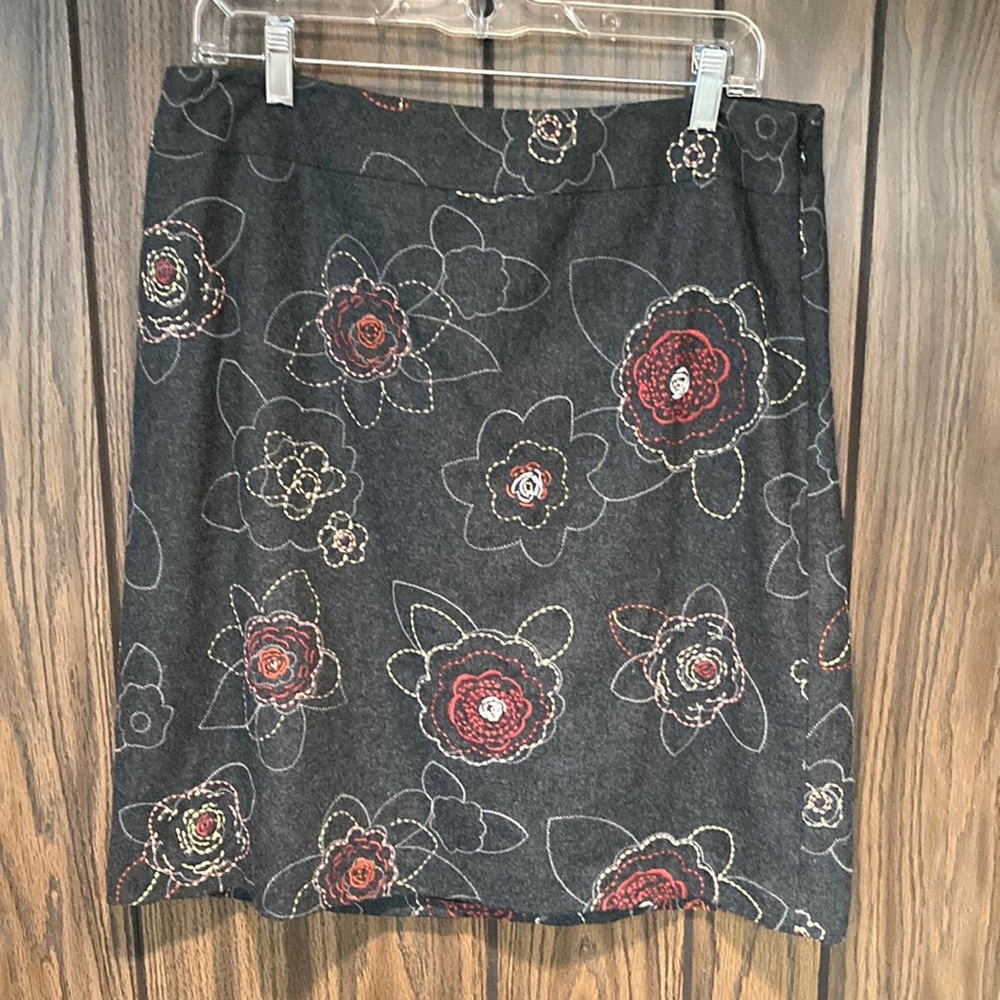 Loft Grey Mini Skirt with Flowers